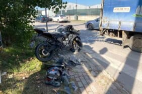 kocaeli-de-kamyonetle-carpisan-motosiklet-sur-19109272_amp.jpg