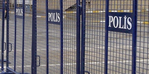 polis-barikati-1478643.jpg