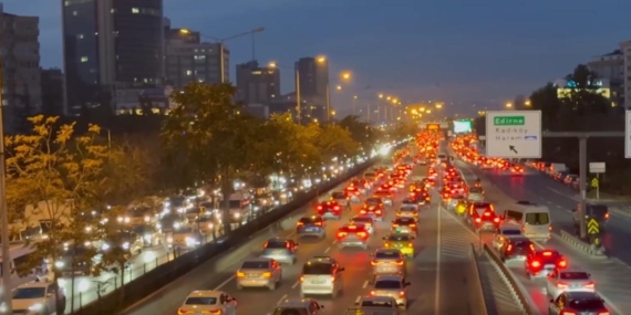 trafik-2410438.jpg
