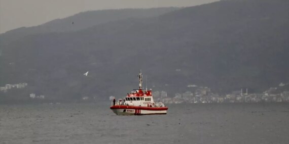 kocaeli-de-teknenin-alabora-olmasi-sonucu-1-k-19308707_amp.jpg