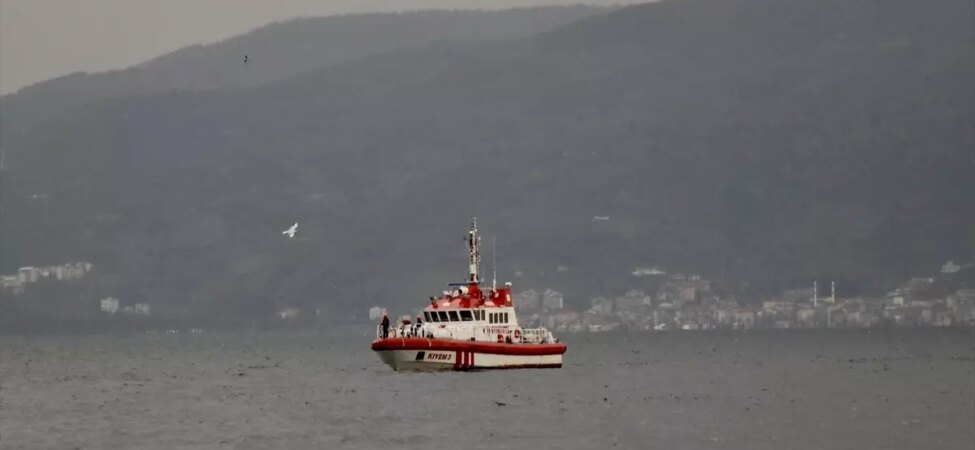 kocaeli-de-teknenin-alabora-olmasi-sonucu-1-k-19308707_amp.jpg