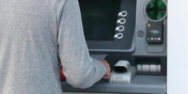 atm-para-aa-2349710.jpg