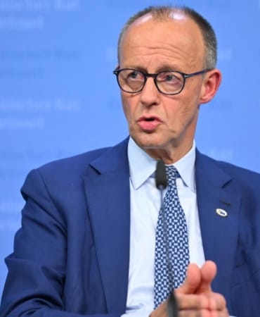 friedrich-merzaa-2384342.jpg