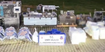 izmir-uyusturucu-operasyon-2431093.jpg