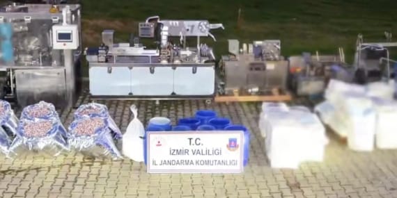 izmir-uyusturucu-operasyon-2431093.jpg