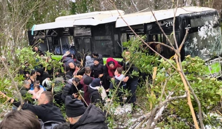 otobus-kaza-trt-haber-2433383.jpg